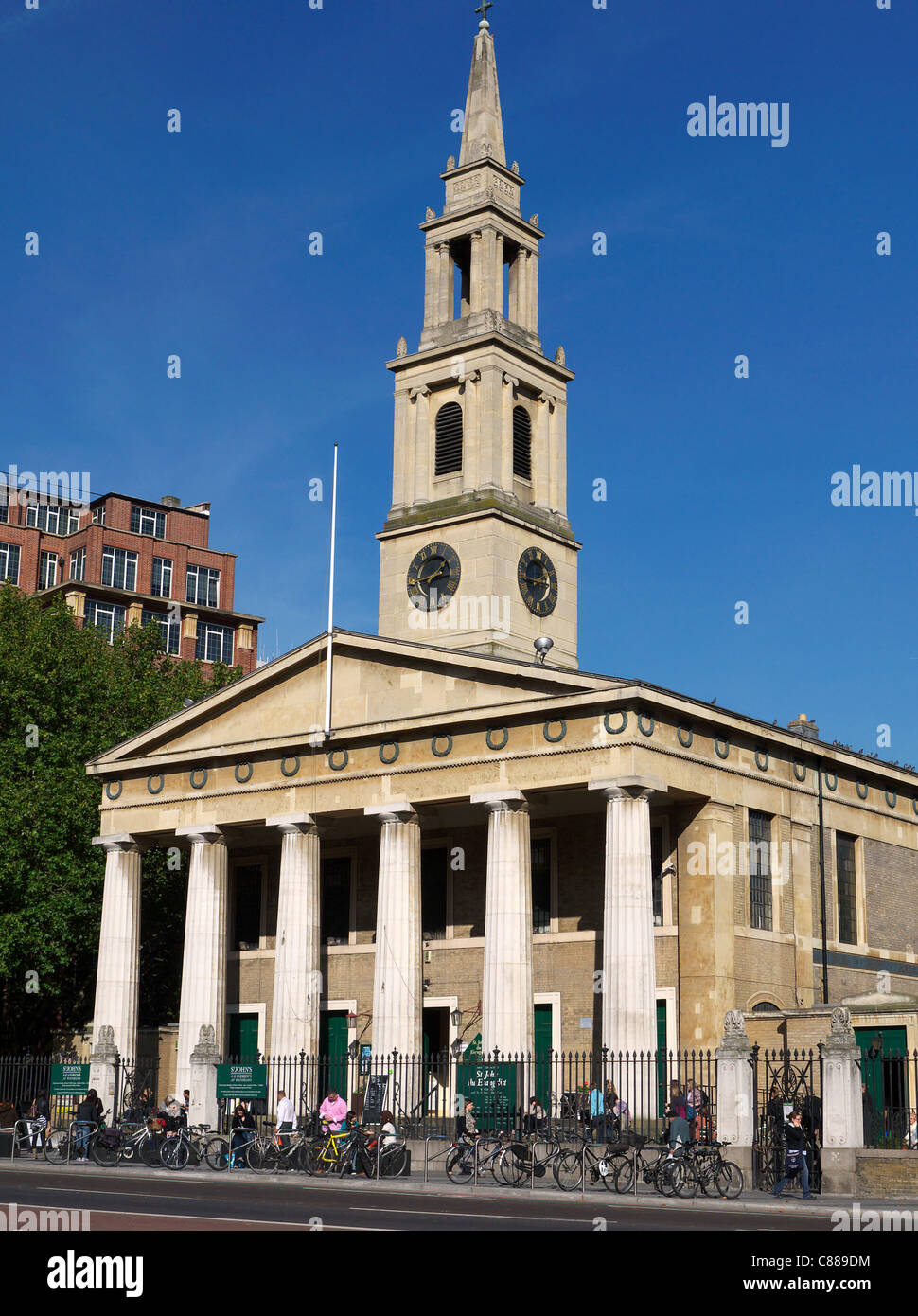 Une vue de l'église Saint John's à Londres Banque D'Images