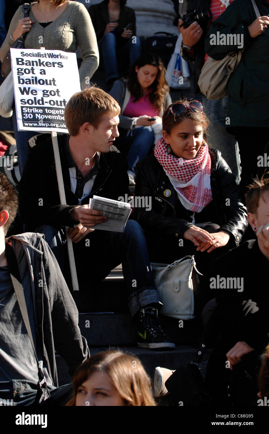 Occupy London Stock Exchange OLX fait partie d'un mouvement mondial contre la cupidité des entreprises dans le visage de sauvetage des banques, le chômage, les inégalités et les mesures d'austérité. Ville de London, UK. 15 octobre 2011. Photo : Graham M. Lawrence Banque D'Images