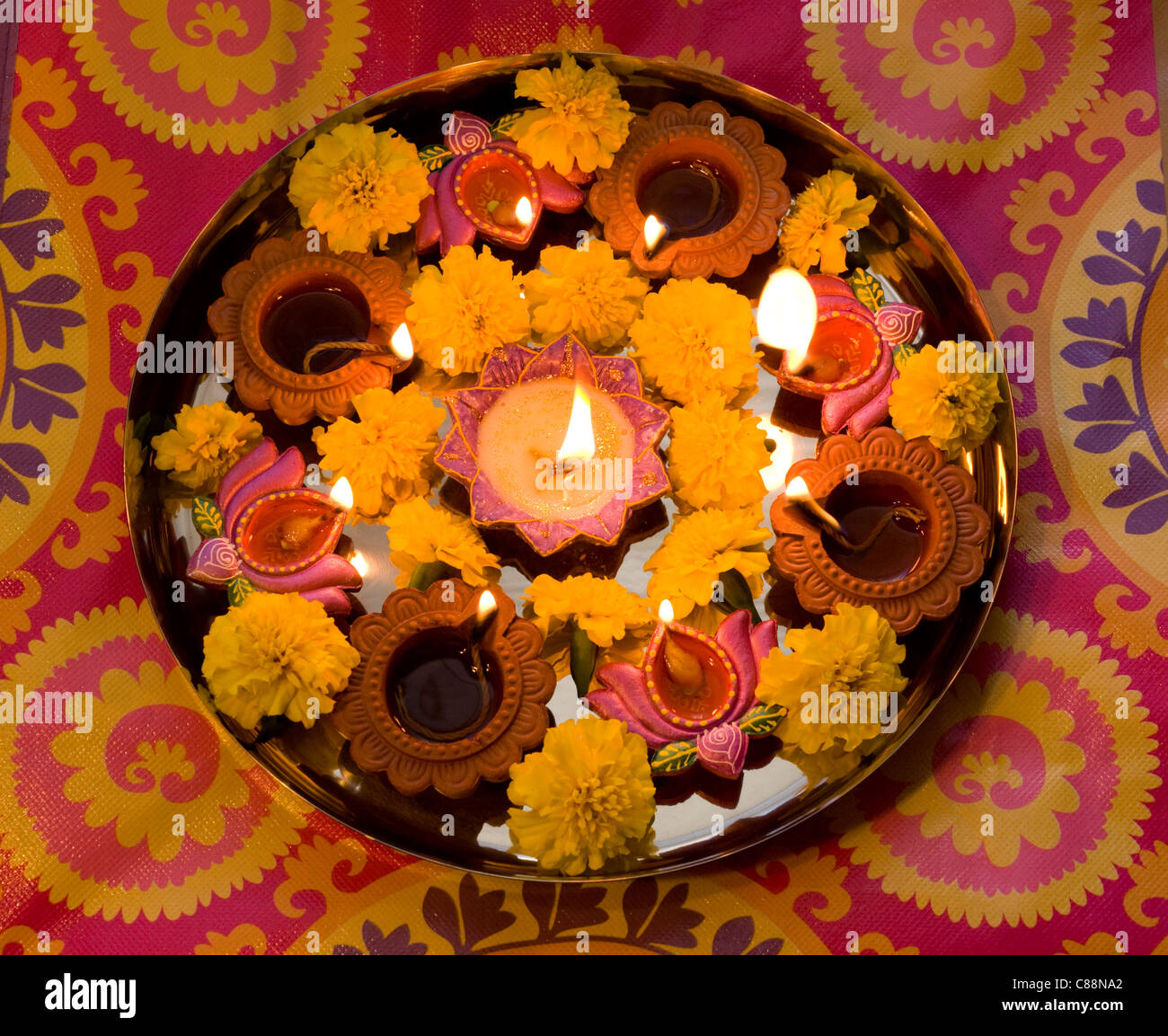 Les bougies allumées pour Diwali vacances Indiennes de Diwali, Inde Banque D'Images