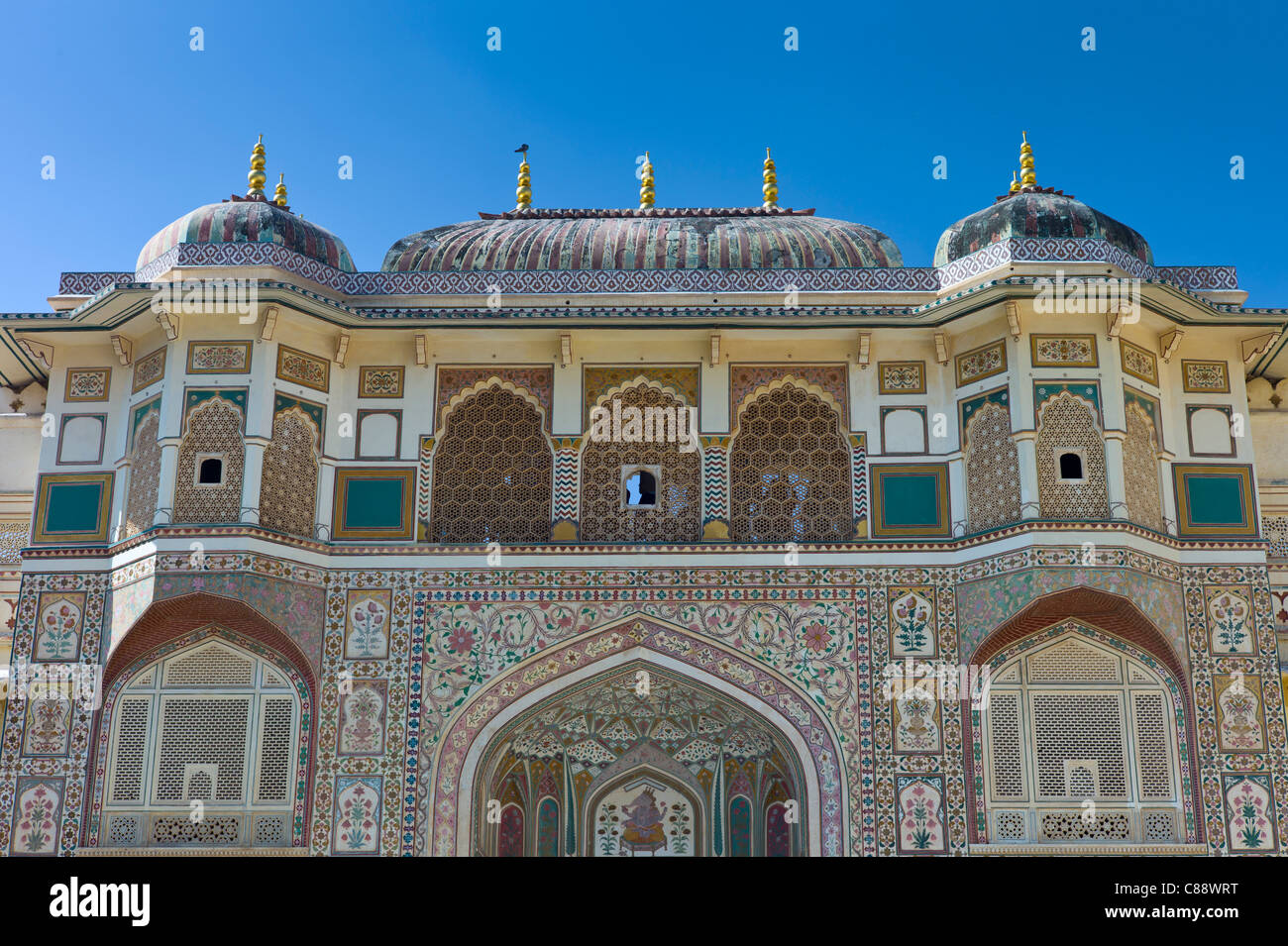 La conception islamique de Ganesh Pol, Ganesh Gate, au 16ème siècle Le Fort Amber fort un Rajput, Jaipur, Rajasthan, Inde Banque D'Images