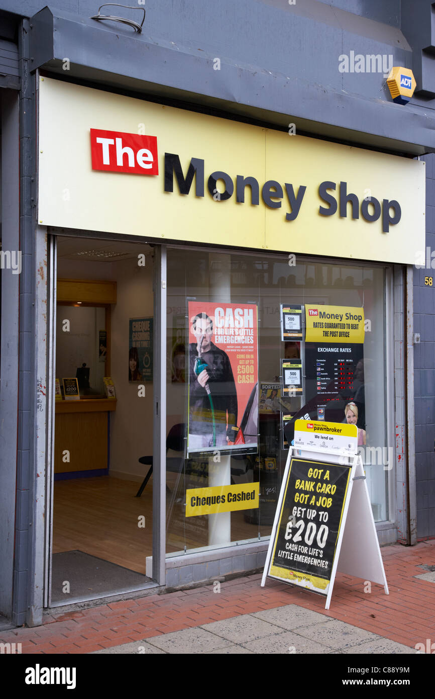 La boutique de l'argent comptant des prêts sur salaire center centre-ville de Belfast en Irlande du Nord uk Banque D'Images