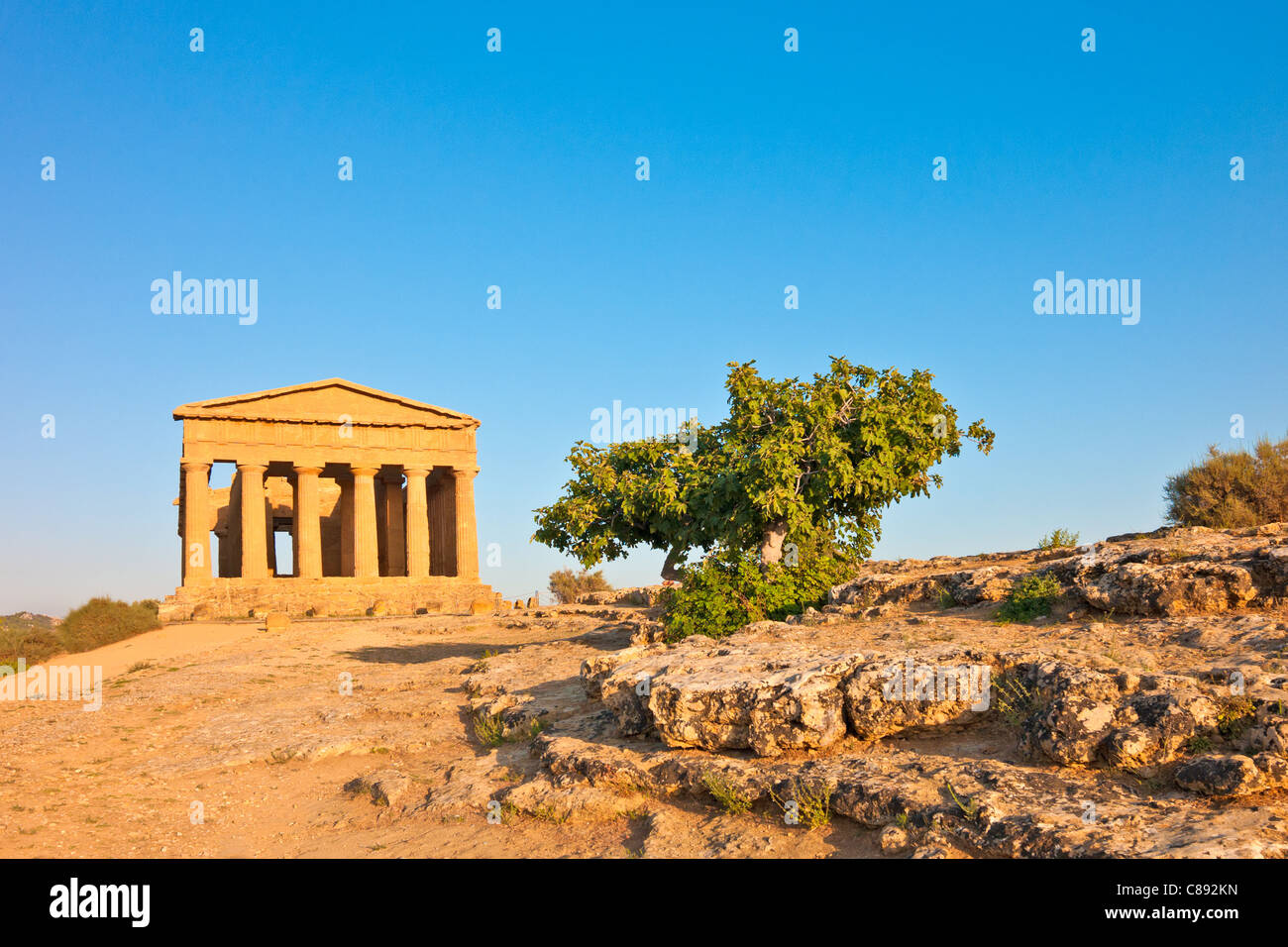 Ruines du temple de la concorde dans la Vallée des Temples - Agrigente (Akragas), Sicile, Italie Banque D'Images