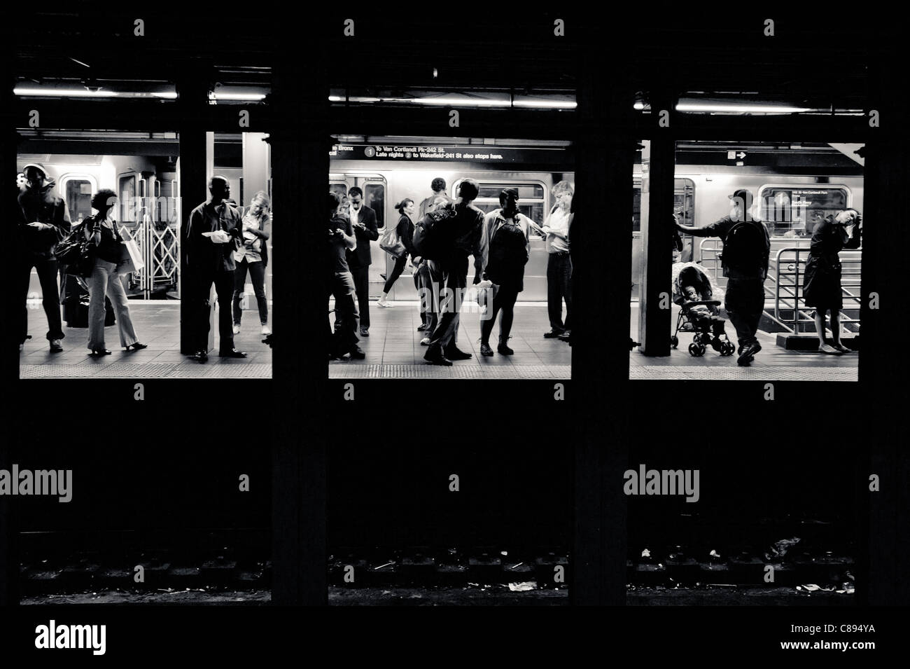 Nyc sous windows au sol Banque D'Images