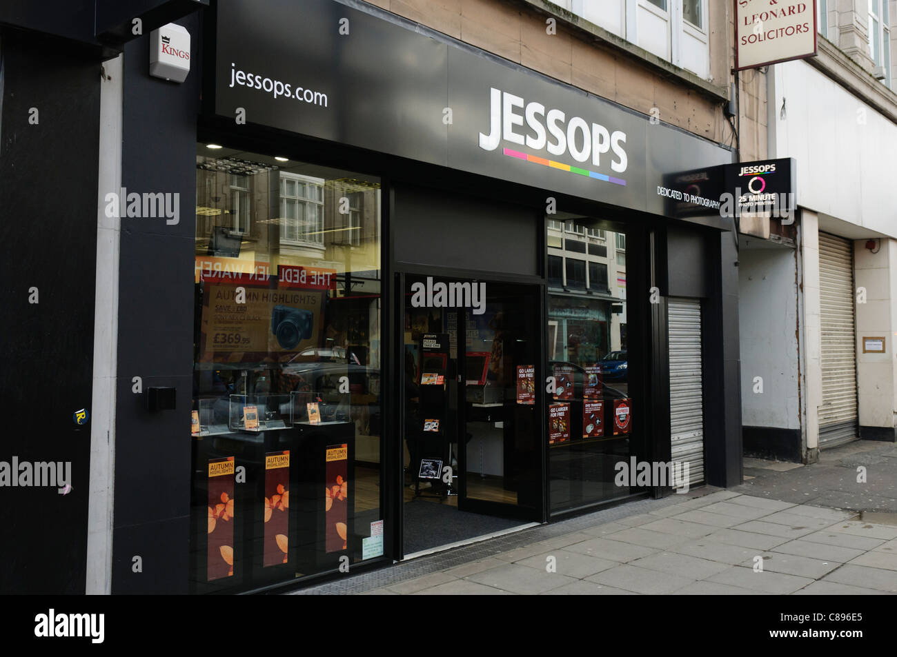 Nouveau remarquées et reposé Jessops shop avec nouveau noir shop front (octobre 2011) Banque D'Images