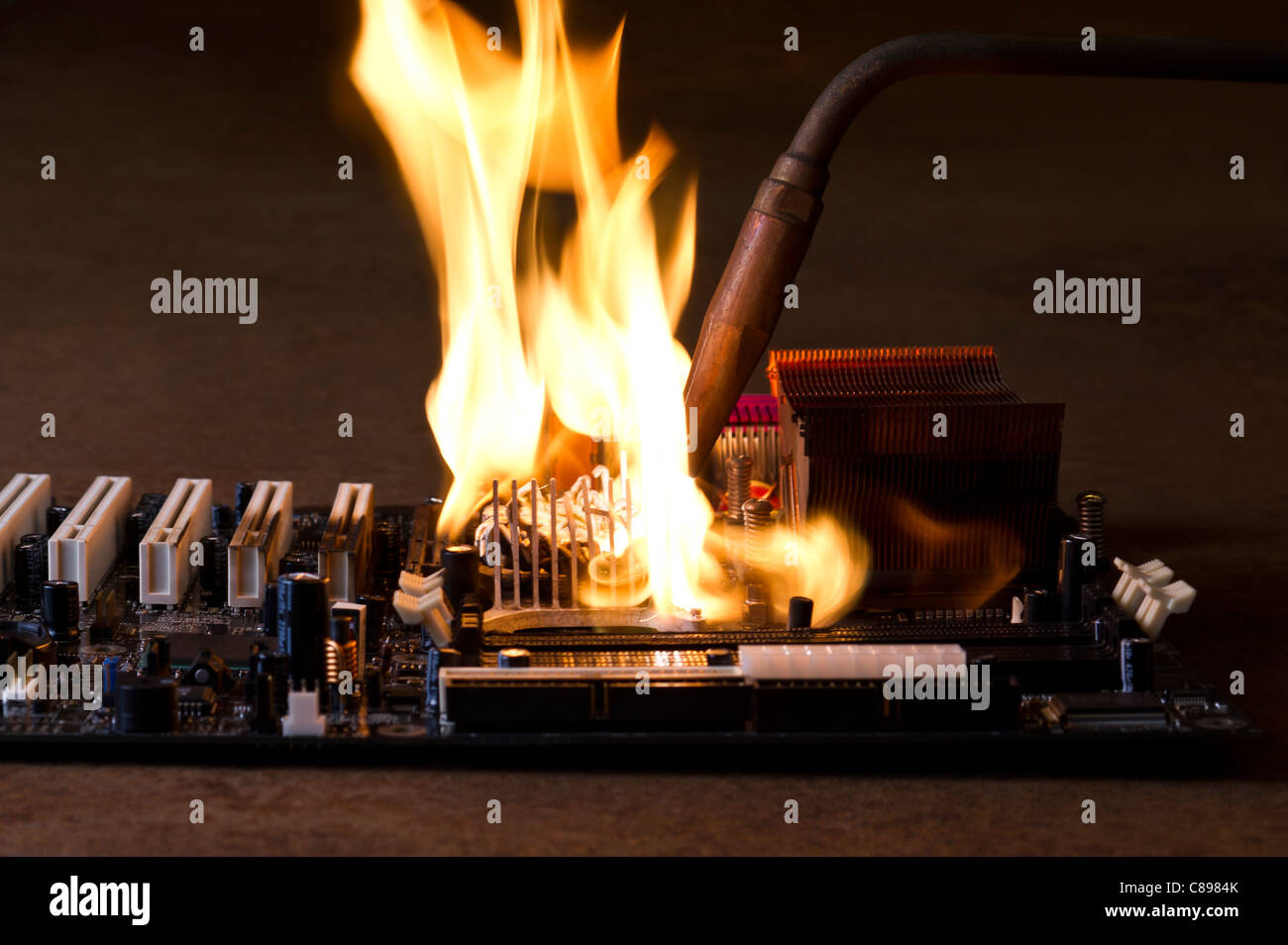 Ordinateur gravure carte principale rusty arrière-plan. Copyspace Banque D'Images