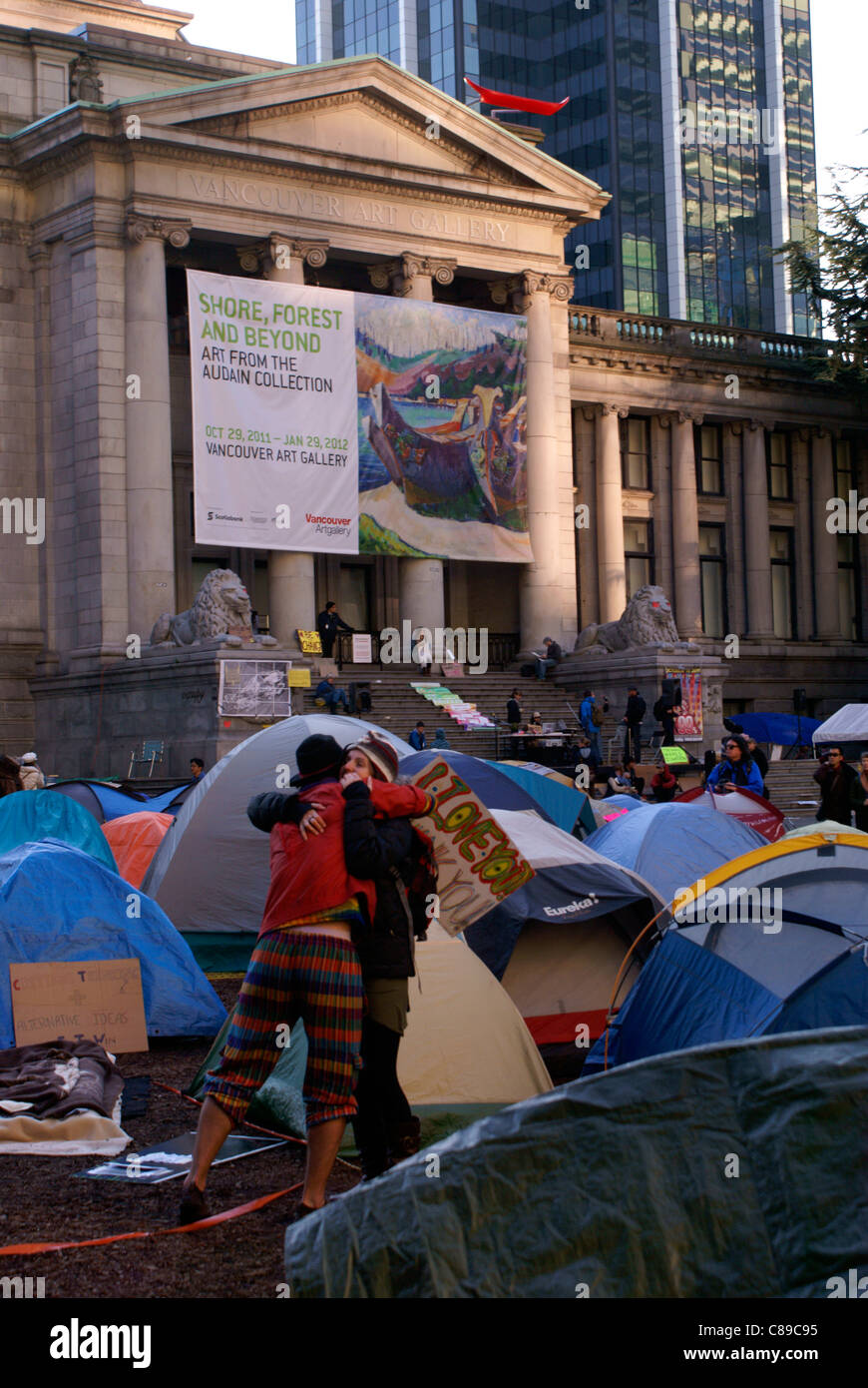 Les manifestants occupent à l'initiative Faire place au rallye de Vancouver à la Vancouver Art Gallery, Vancouver, Colombie-Britannique, Canada. Banque D'Images