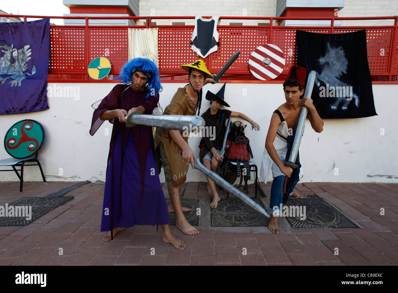 Jeune israélienne cosplayeuse en tenue de cosplay à la science-fiction et fantasy festival à Tel Aviv, Israël Banque D'Images