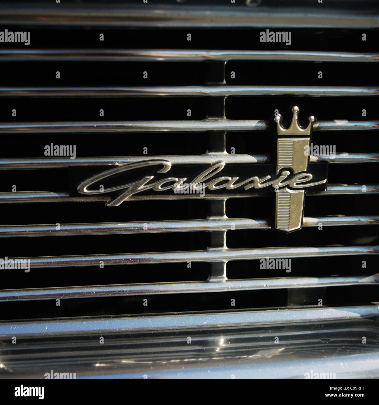 Ford Galaxie classic car grill close up Banque D'Images