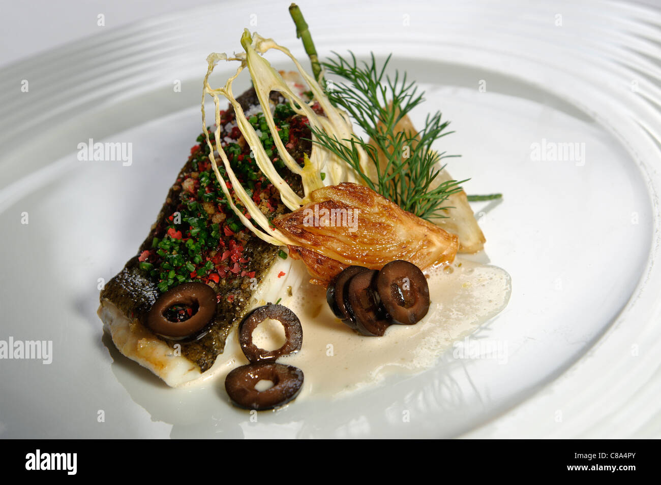 Plat de poisson gastronomique nouvelle cuisine Photo Stock - Alamy
