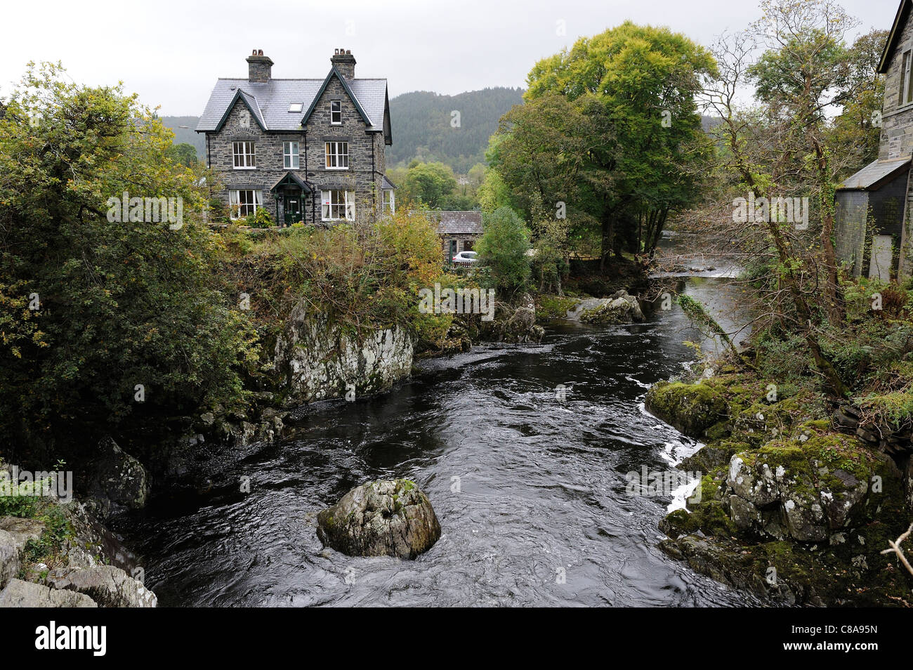 Bryn Afon Guest House, Betws-Y-Coed, le parc national de Snowdonia trouve à côté du pont-y-paire et la rivière Llugwy. Le nord du Pays de Galles Banque D'Images