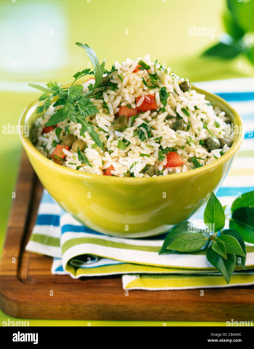 Riz et salade d'herbes Banque D'Images