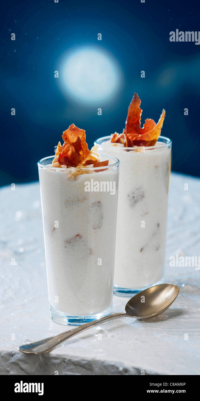 Émulsion de légumes blanc avec du jambon Serrano Banque D'Images