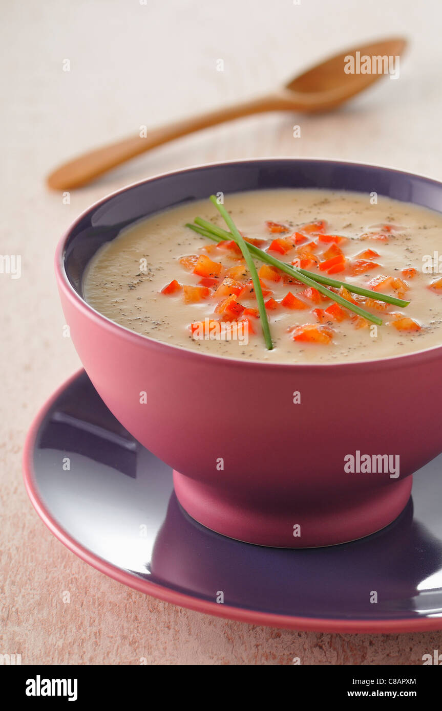 Soupe de chou-fleur et le poivre Banque D'Images Soupe de chou-fleur et le poivre Banque D'Images