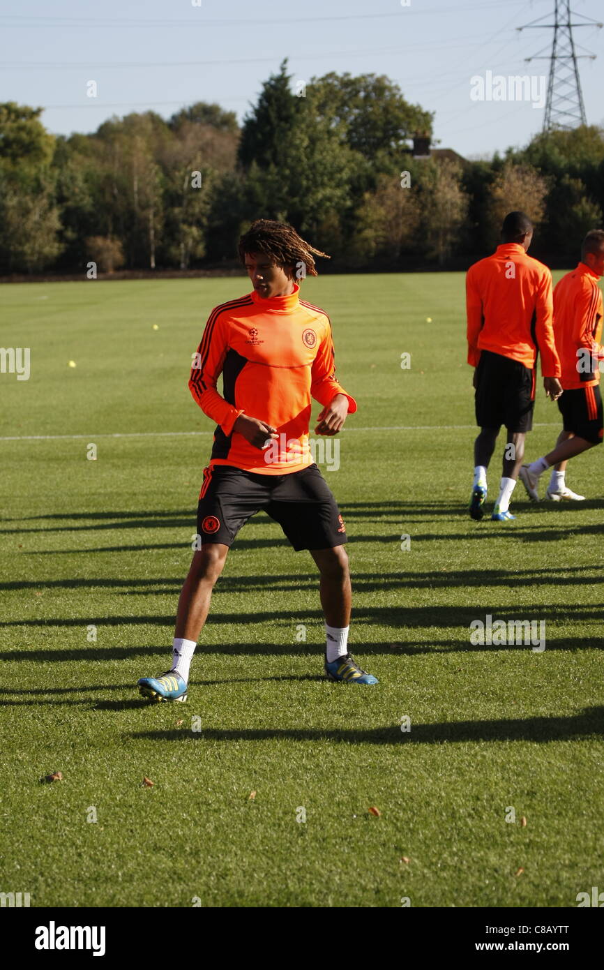 Les membres de l'équipe de Chelsea Football Club à l'entraînement à leur COBHAM, Surrey, UK la base d'entraînement Banque D'Images