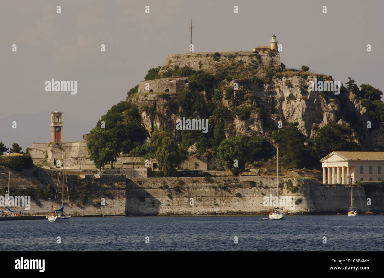 La Grèce. Corfou. Old Fort, construit par les Vénitiens au xvie siècle sur un promontoire rocheux s'avançant dans la mer. Îles Ioniennes. Banque D'Images