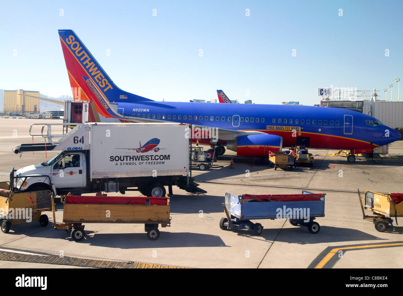 Boeing 737 au sud-ouest de l'aéroport de Las Vegas, Nevada, USA. Banque D'Images