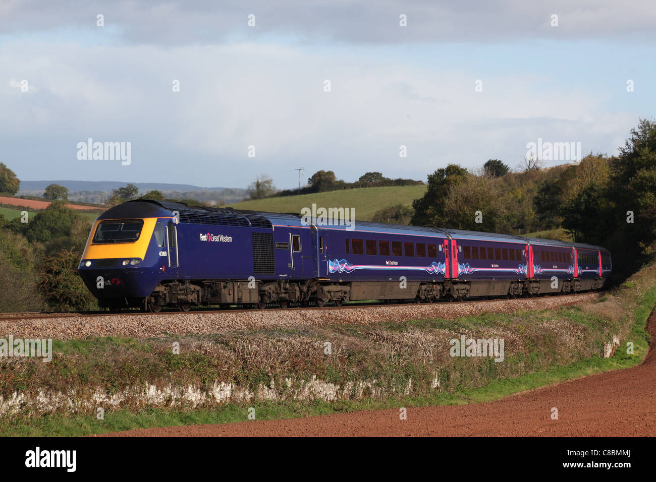 First Great Western 43169 mène 1C04 07:30 London Paddington à Penzance passé Kerswell Bridge le mardi 18 octobre 2011 Banque D'Images