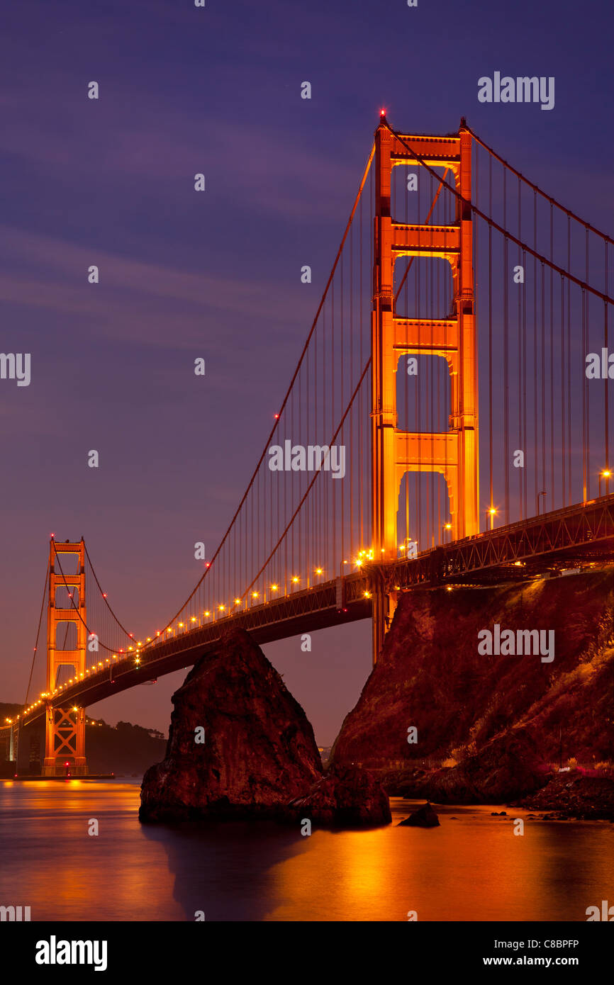 L'aube au Golden Gate Bridge, San Francisco California USA Banque D'Images
