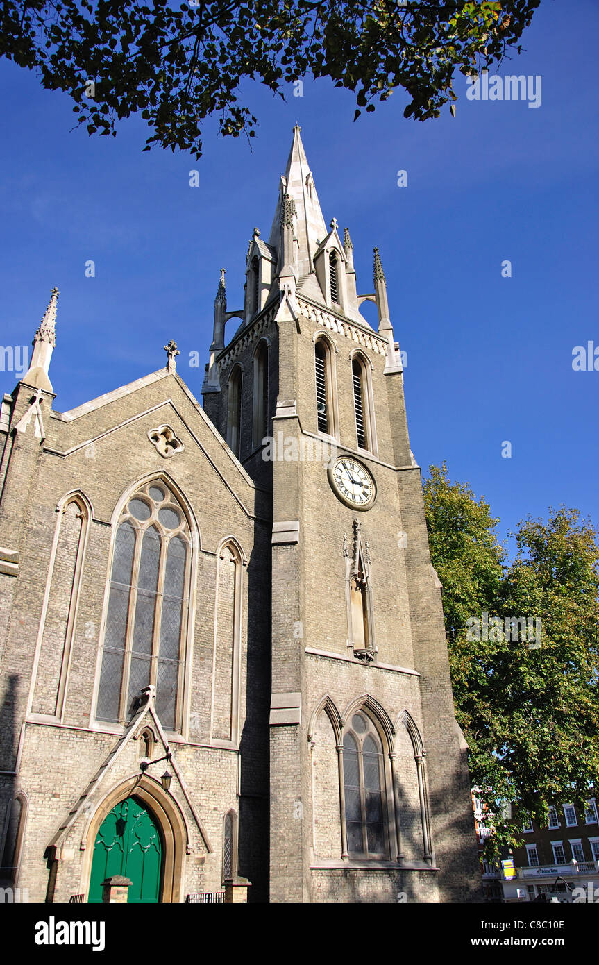 St.John's Church, High Street, Stratford, Newham Borough, London, Greater London, Angleterre, Royaume-Uni Banque D'Images