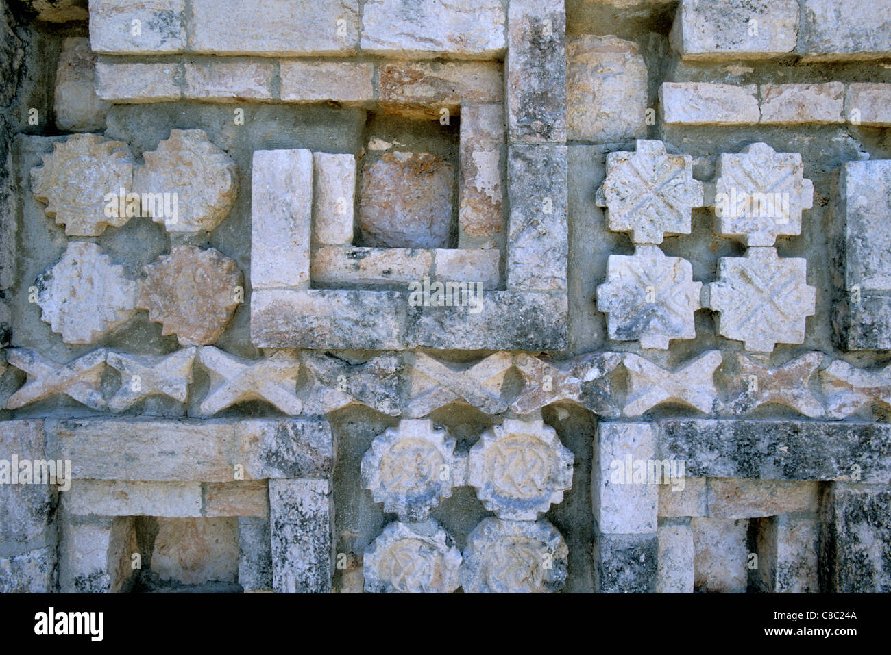 Mosaïque architecturale des formes géométriques sur la Grande Pyramide, site maya d'Uxmal, Yucatan, Mexique Banque D'Images