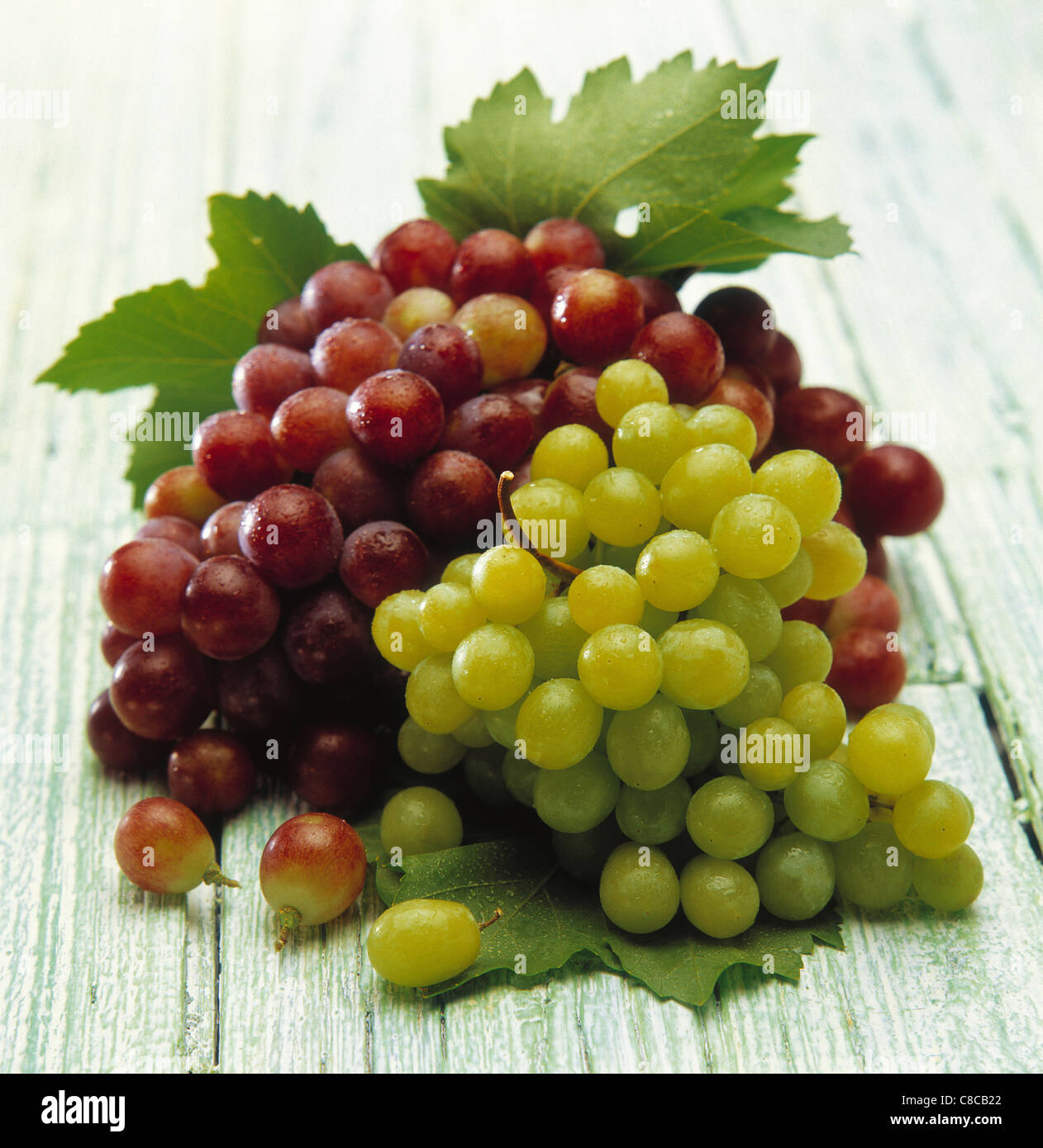 Grappes de raisins rouges et verts Photo Stock Alamy