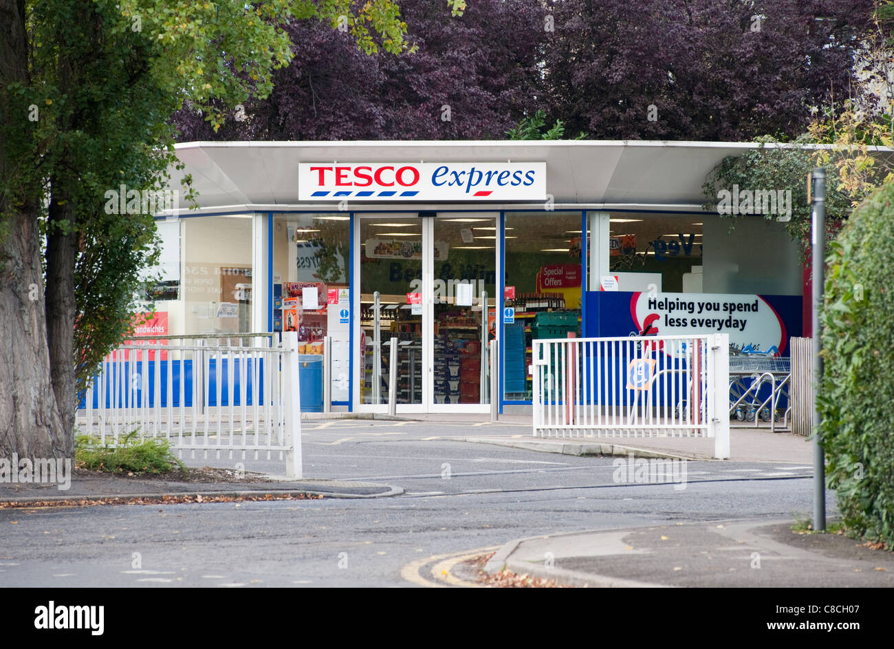 Tesco Express à la Totley rise à Sheffield Banque D'Images