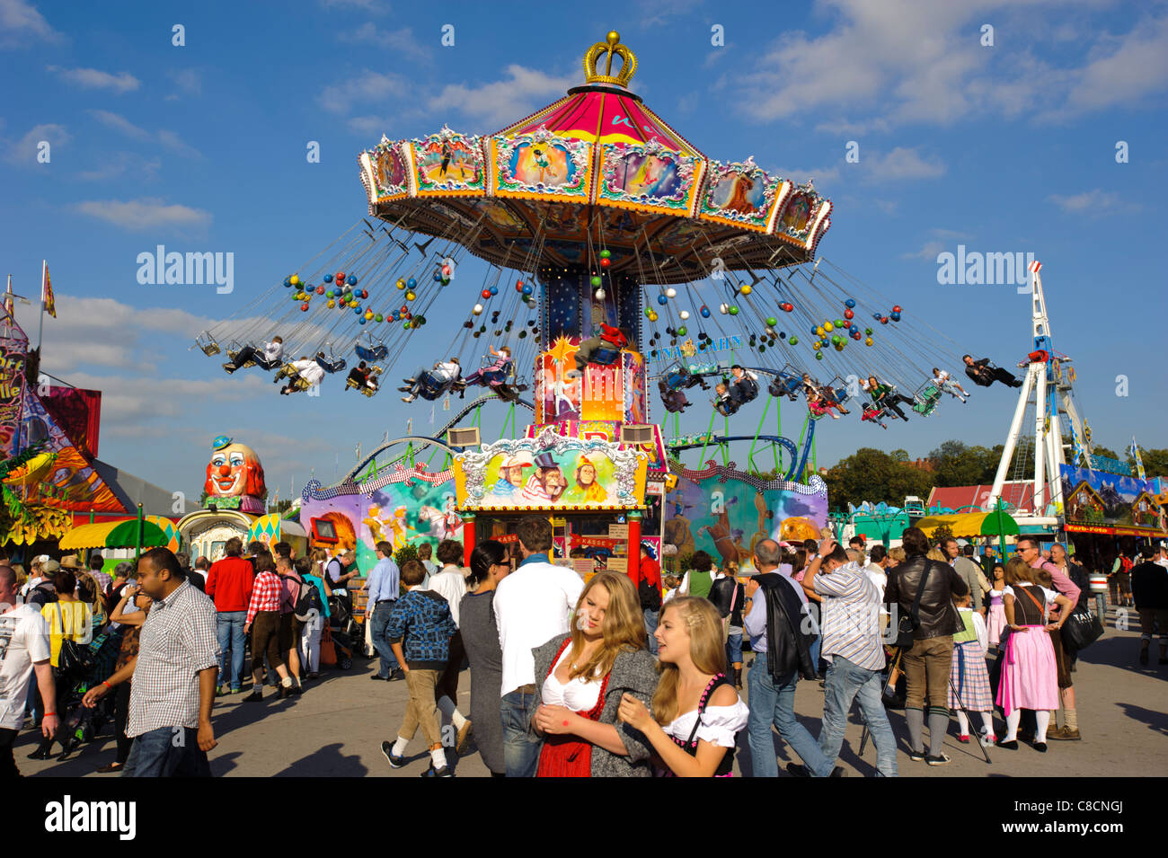 Monde célèbre Oktoberfest à Munich, Allemagne, avec carousel Banque D'Images