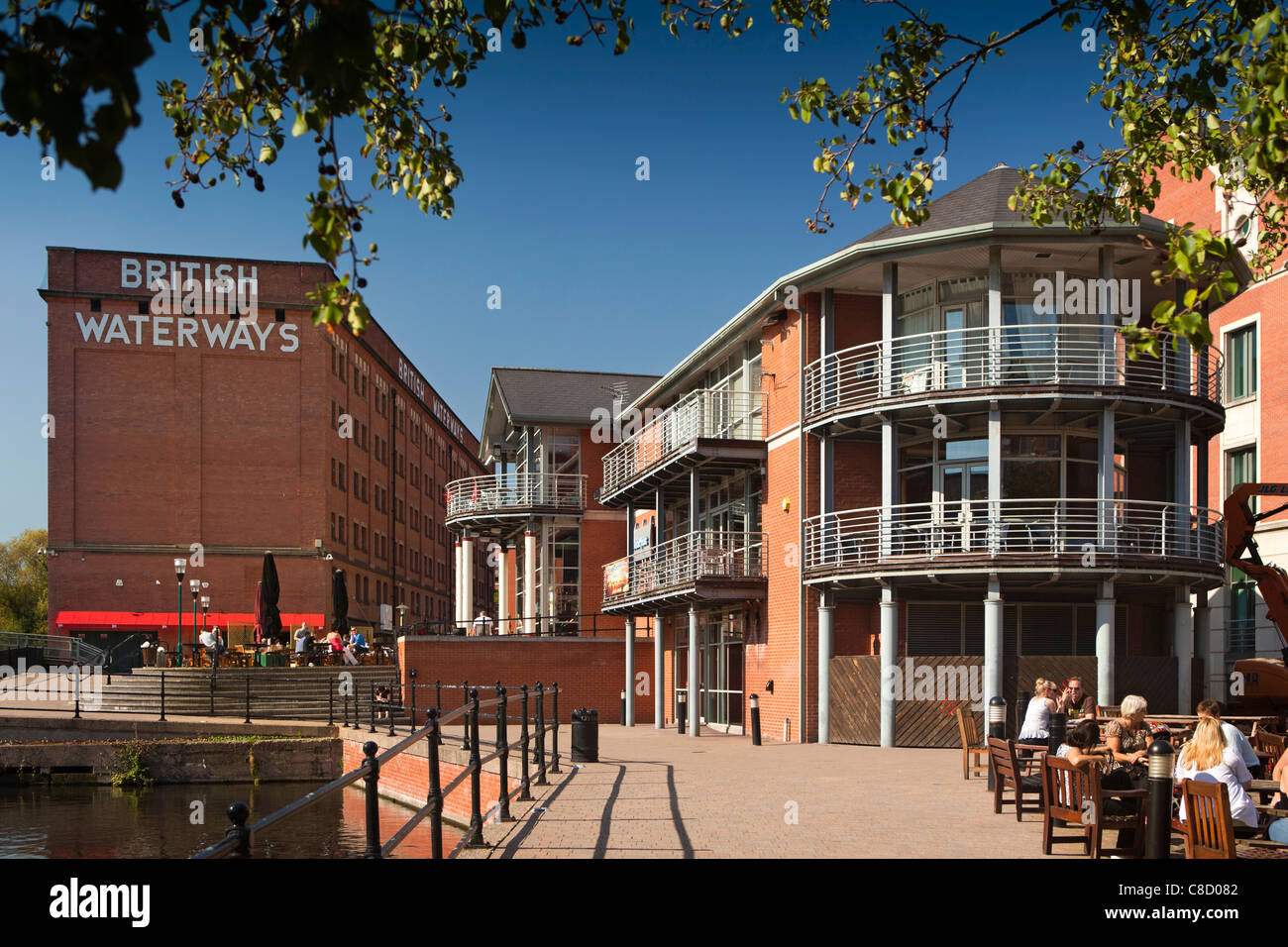 Royaume-uni, Nottingham, Nottinghamshire, quai du château, bar et restaurant au bord de l'eau dans les bâtiments, au bord du canal Banque D'Images