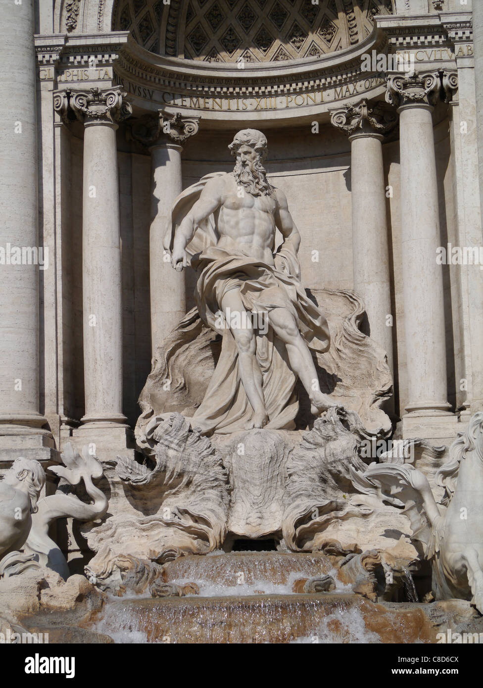 Neptune Le Dieu Romain De L Eau Le Centre De Statue De La Fontaine De Trevi Rome Photo Stock Alamy