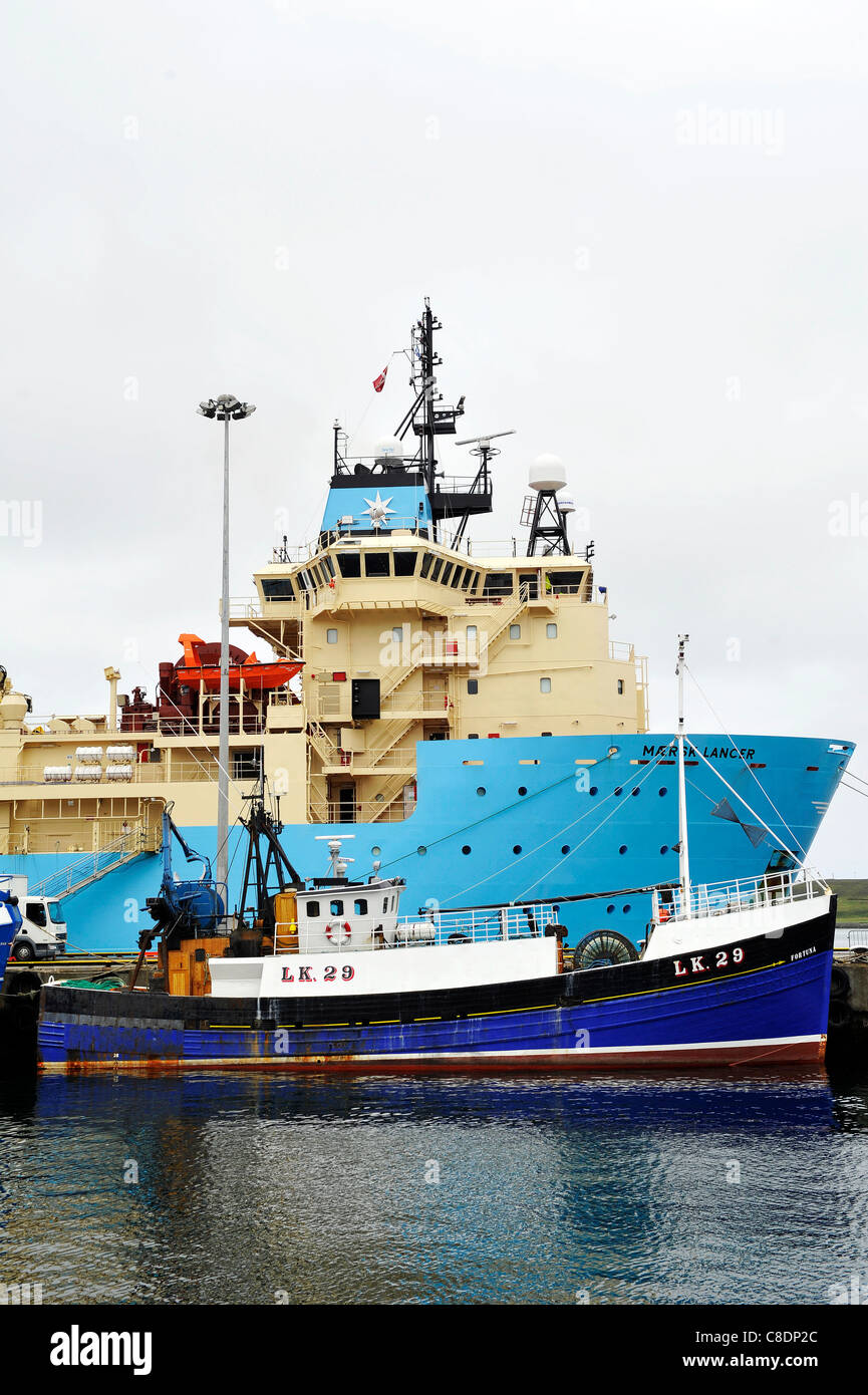 Le navire Maersk Lancer amarré dans le port de Lerwick, Shetland, Scotland. Banque D'Images