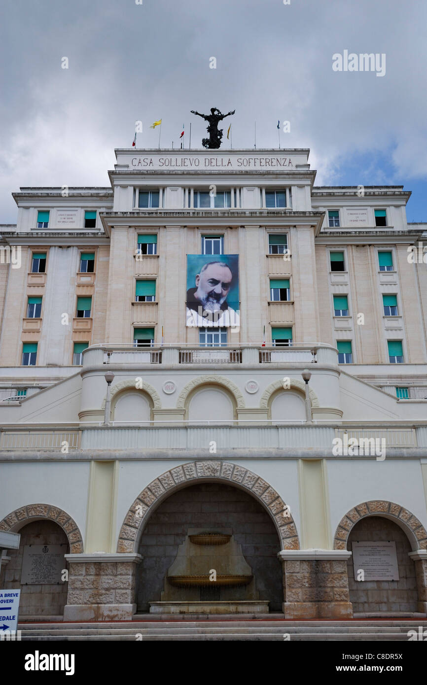 Casa Sollievo della Sofferenza San Giovanni Rotondo Puglia Italie Banque D'Images