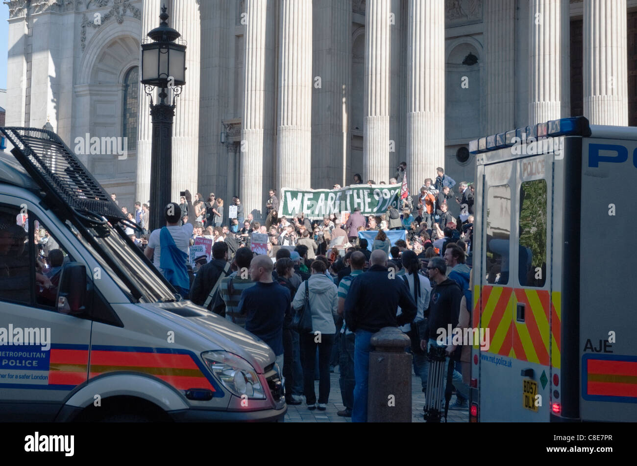 Occupy London protester contre Saint Paul's Cathedral 15/10/2011 Banque D'Images