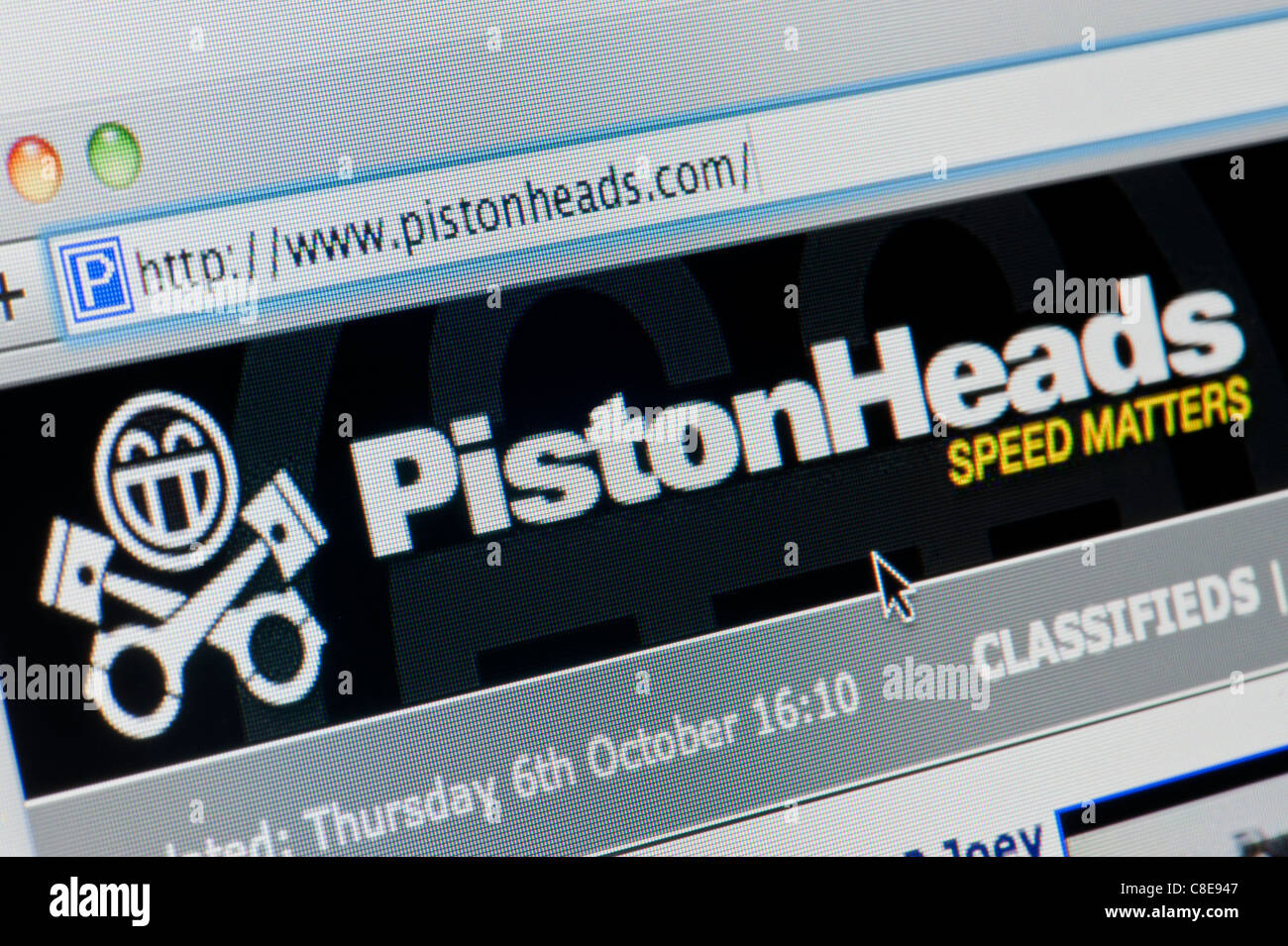 De près de l'logo PistonHeads comme vu sur son site web. (Usage éditorial uniquement : -Print, télévision, e-book et le comité éditorial du site). Banque D'Images