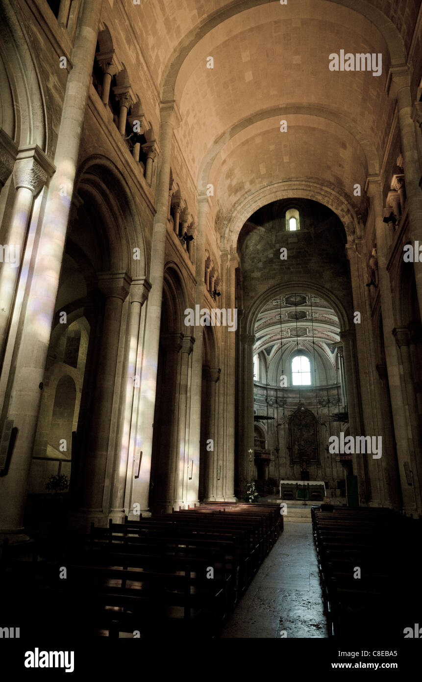 Intérieur de la cathédrale de Saint Pierre et Paul Nantes France Banque D'Images