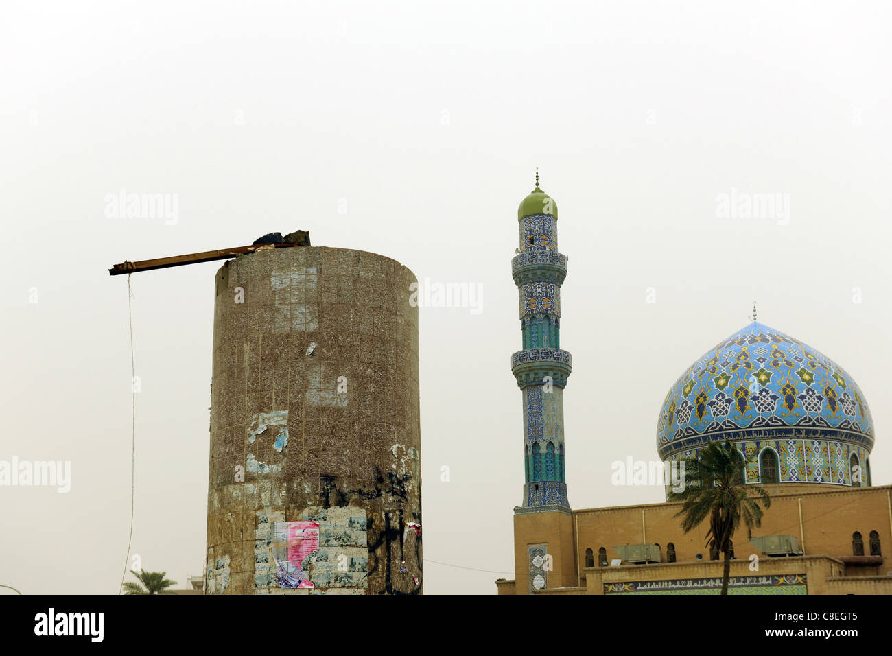 Firdouz (Paradise) square de la place de la statue de Saddam renversé Banque D'Images