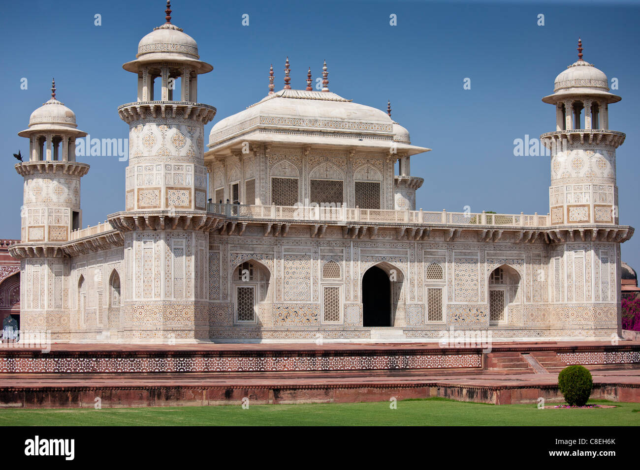 Tombe de Etimad Ud Doulah, 17e siècle tombeau Moghol construit 1628, Agra, Inde Banque D'Images