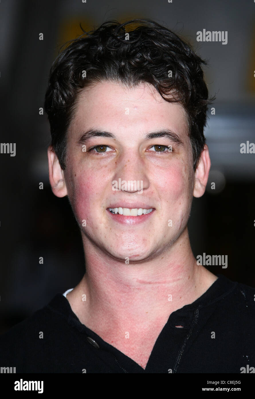 MILES TELLER DANS LE TEMPS. LOS ANGELES PREMIERE LOS ANGELES CALIFORNIA USA 20 Octobre 2011 Banque D'Images
