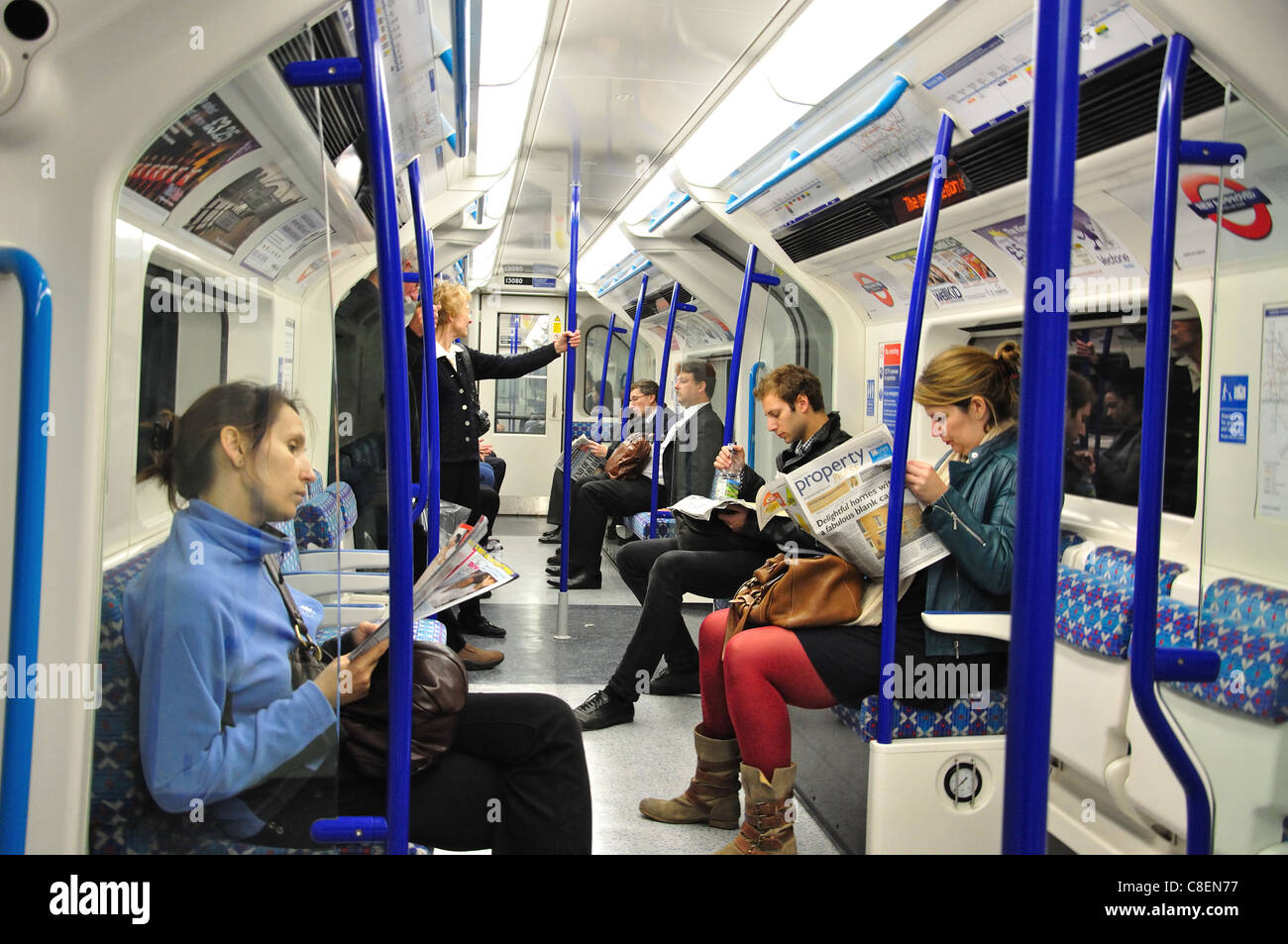 Train intérieur, métro de Londres, Grand Londres, Angleterre, Royaume-Uni Banque D'Images
