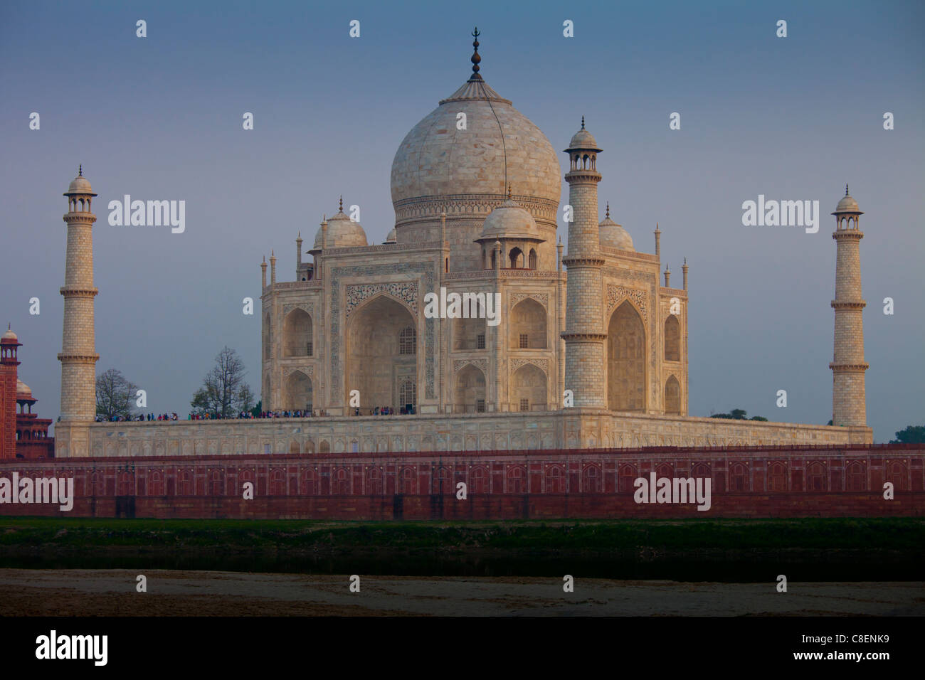 Le Taj Mahal Côté Nord vue sur rivière Yamuna au coucher du soleil , Inde Banque D'Images