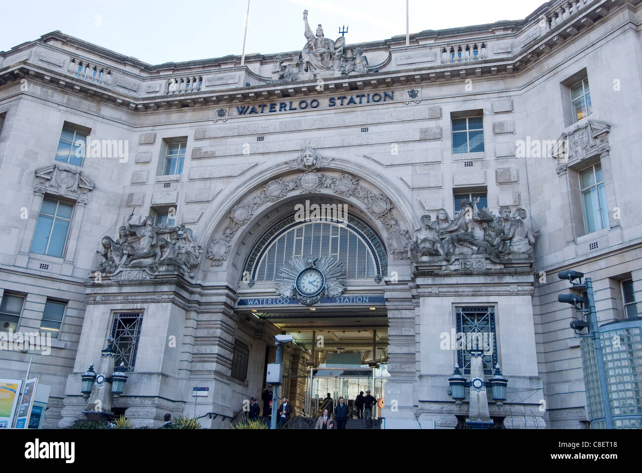 L'avant de la gare de Waterloo, Londres, Angleterre, Royaume-Uni Banque D'Images