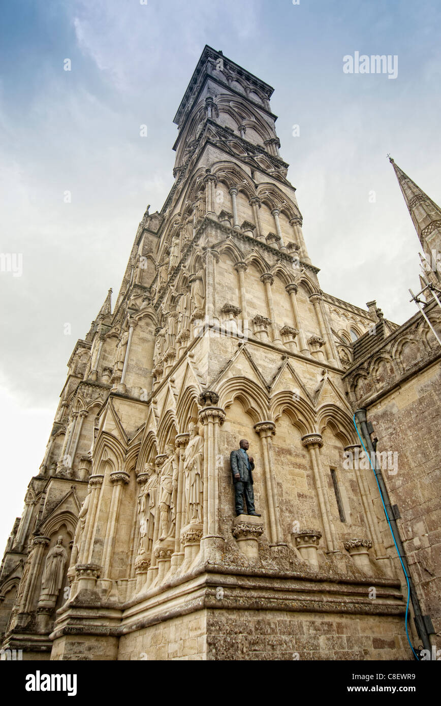 Sean Henry la sculpture à la cathédrale de Salisbury Banque D'Images