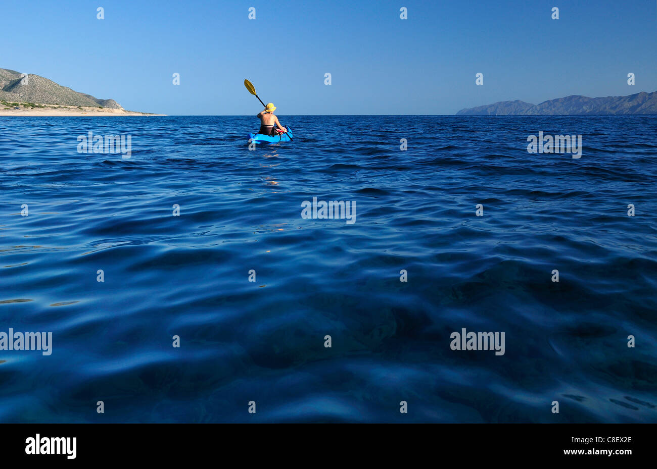 Kayak, Mer de Cortez, Ventana Bay, El Sargento, Baja California Sur, de Baja, en Californie, Sur, au Mexique, l'Amérique moyenne, voile Banque D'Images