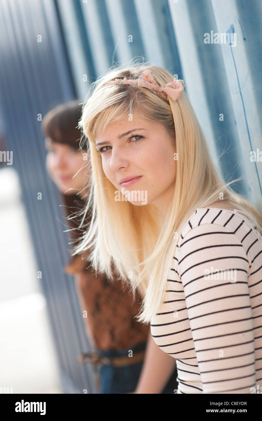 Niña de 17 años Banque de photographies et d’images à haute résolution ...