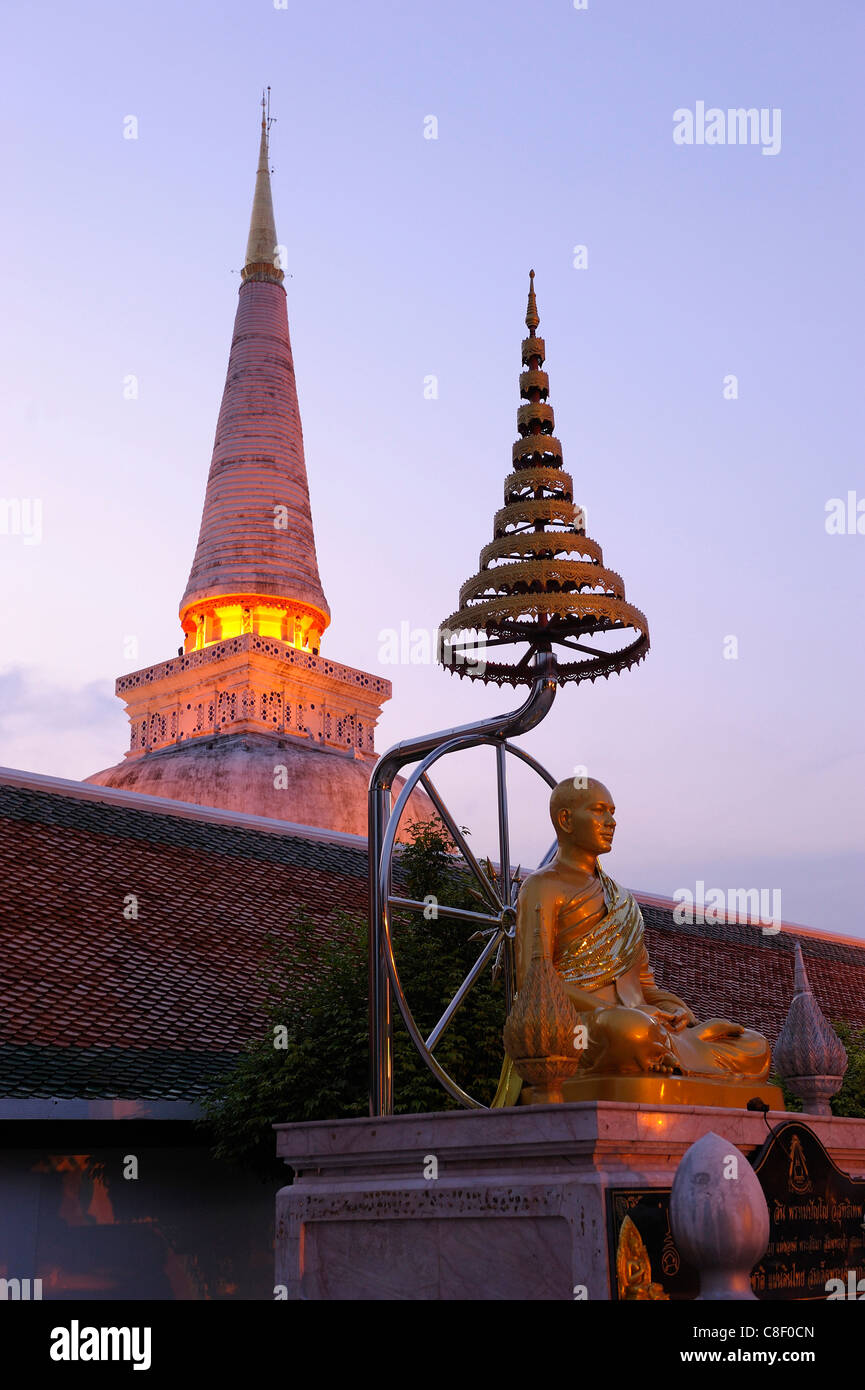 La nuit, Wat Mahathat, Nakhon Si Thammarat, Thaïlande, Asie, temple Banque D'Images