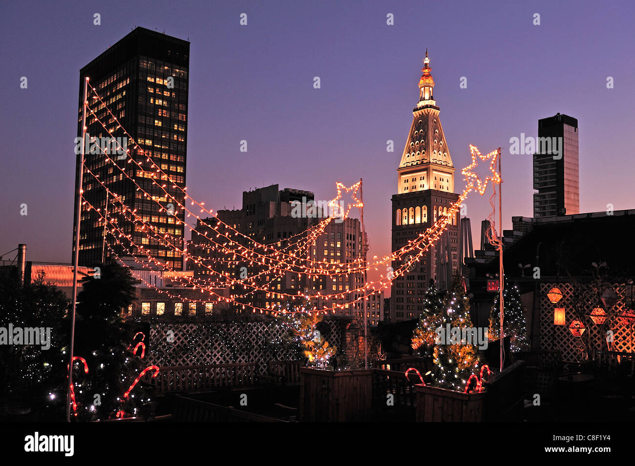 Metropolitan, l'assurance-vie, la société, se sont réunis, de la construction, Manhattan, New York, USA, United States, Amérique, nuit, Noël Banque D'Images
