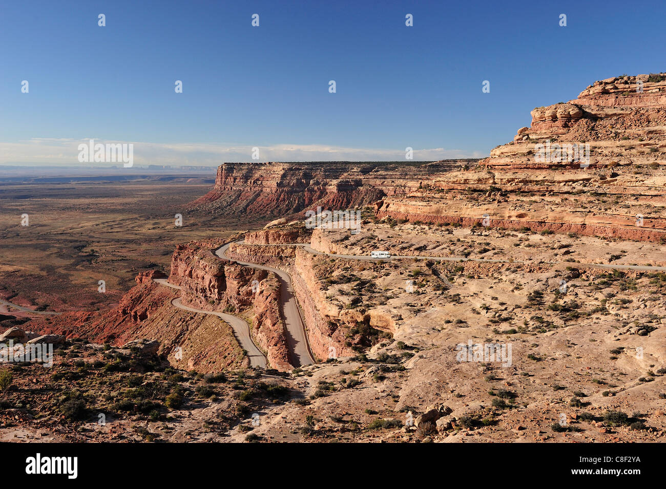 L'Autoroute, 261, col, Cedar Mesa, près de Mexican Hat Plateau du Colorado, Utah, USA, United States, Amérique, road Banque D'Images