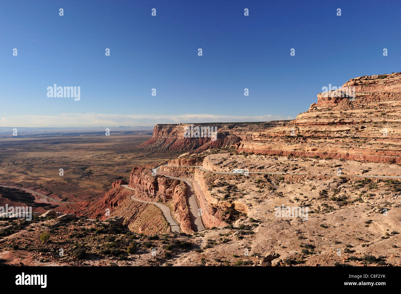 L'Autoroute, 261, col, Cedar Mesa, près de Mexican Hat Plateau du Colorado, Utah, USA, United States, Amérique, road Banque D'Images