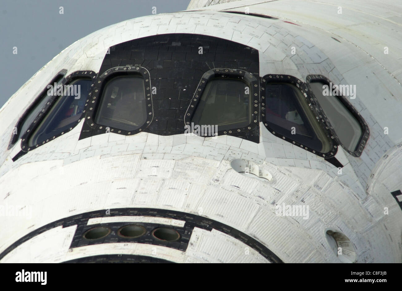 Vue rapprochée de la navette spatiale Columbia Windows après l'atterrissage au Centre spatial Kennedy en Floride USA Banque D'Images