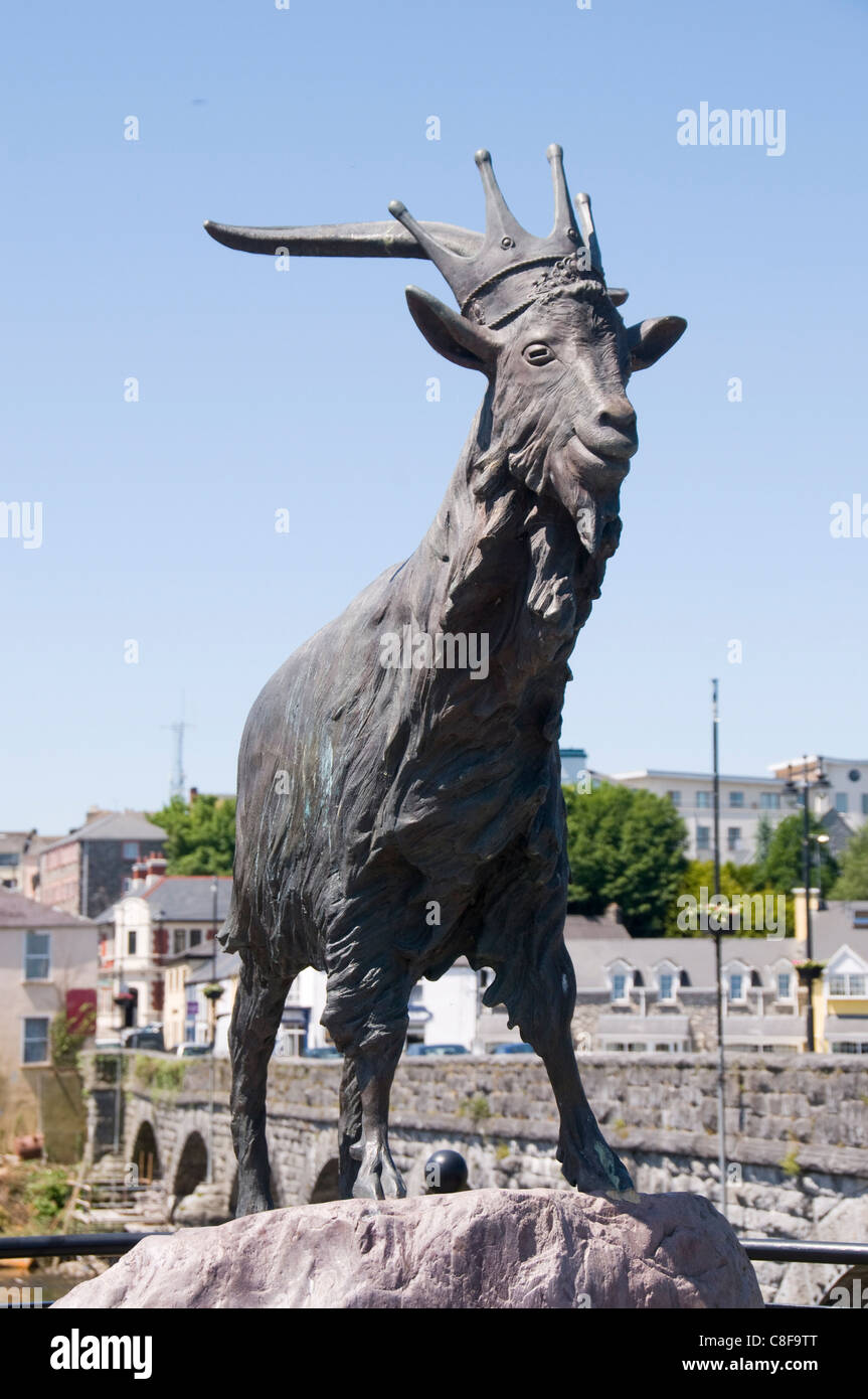 Statue de roi Puck, Killorglin, célèbre pour le Festival de Puck, l'Anneau du Kerry, comté de Kerry, Munster, République d'Irlande Banque D'Images