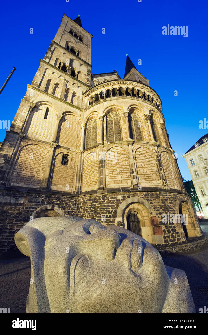 La sculpture de la cathédrale de Bonn face dessous, Bonn, Rhénanie du Nord Westphalie, Allemagne Banque D'Images